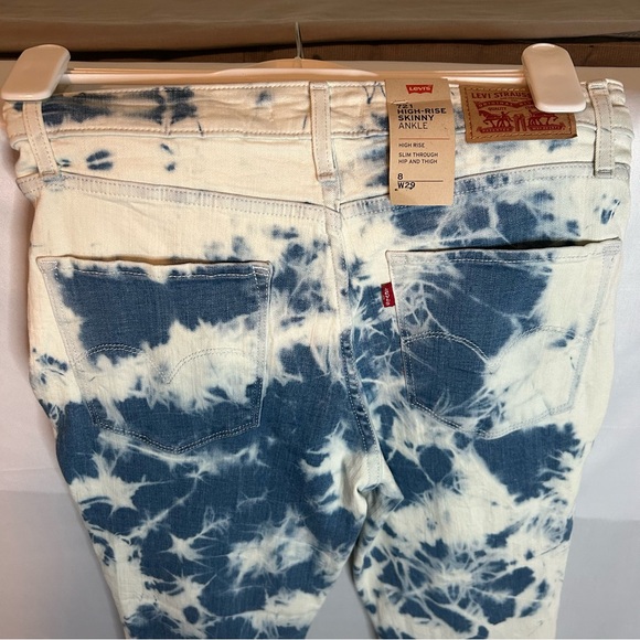 Levi's High Rise Skinny Ankle Jeans - Picture 12 of 15